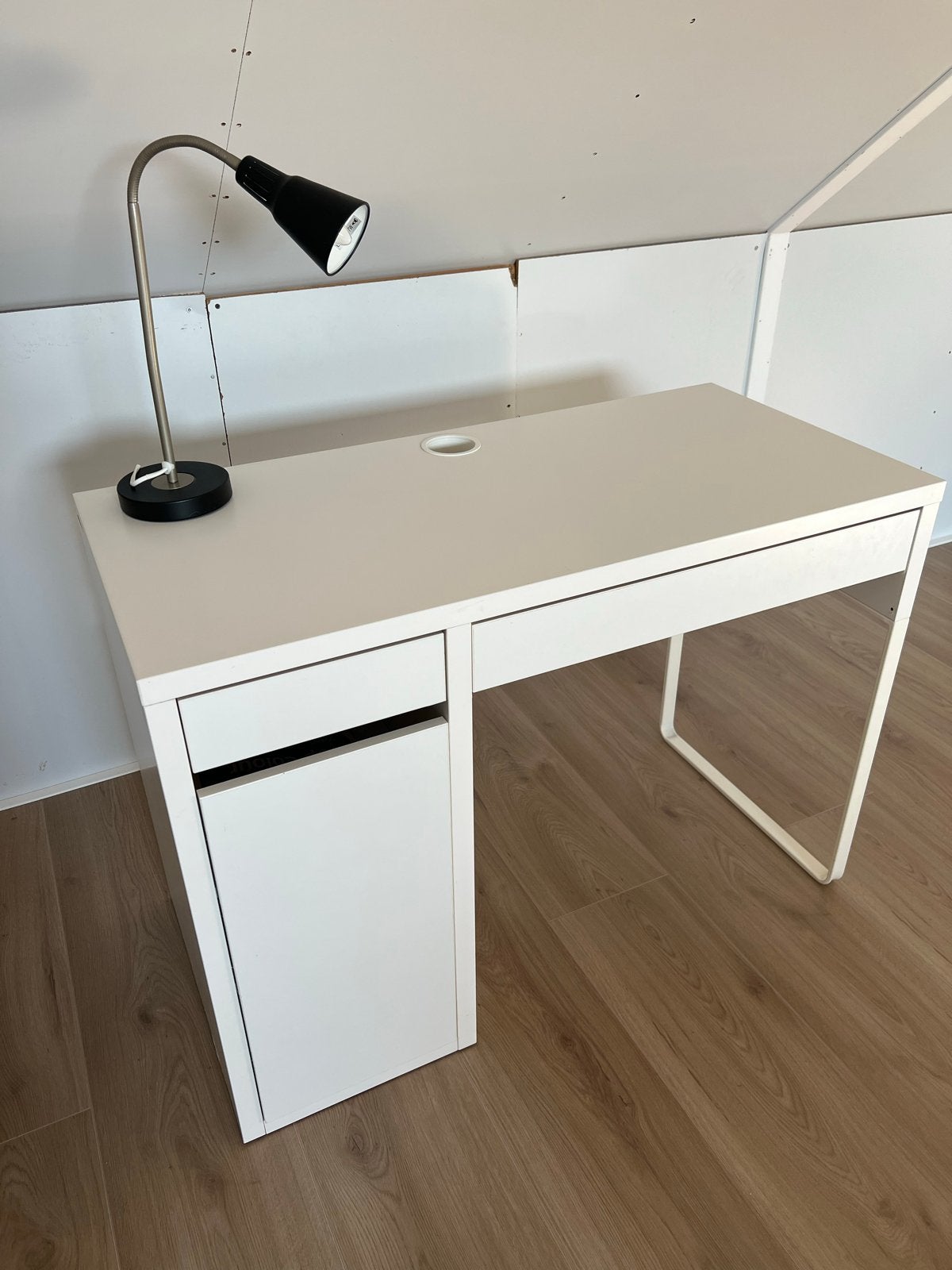 Wit bureau met lades en opbergruimte - 50x105x75 cm, Ophalen, Overige typen, Gebruikt, Met lades