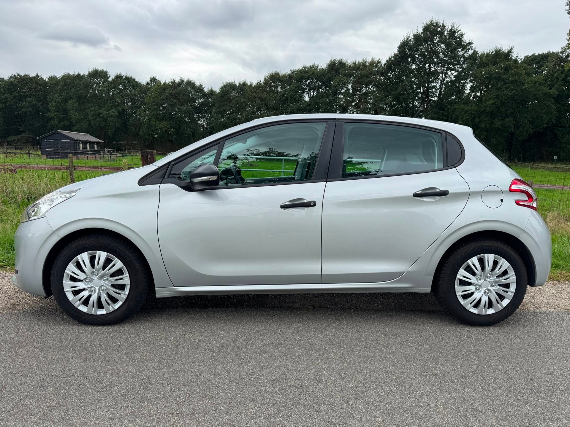 Peugeot 208 1.0 VTi Access keurig onderhouden, Euro 5, Gebruikt, Bedrijf, 3 cilinders