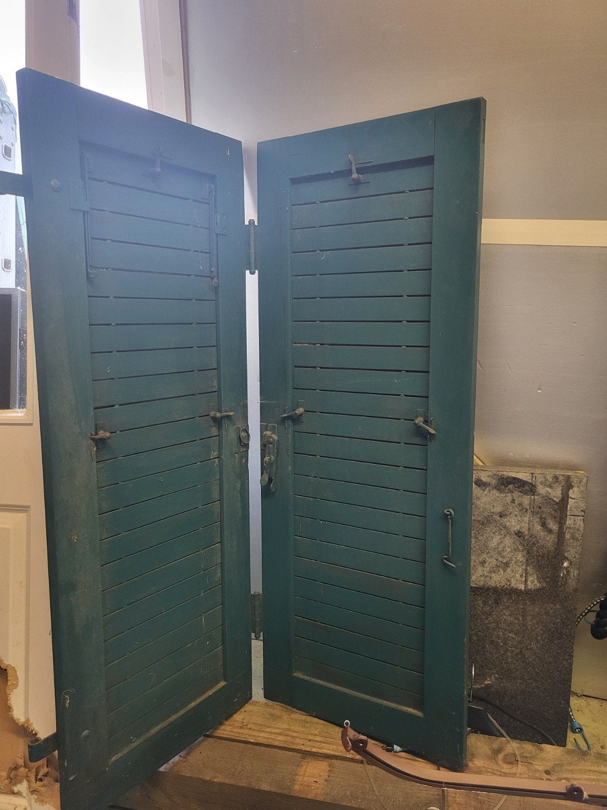 Vintage Groene Houten Luiken - Set van Twee, Ophalen of Verzenden, Gebruikt, Hout, Minder dan 200 cm