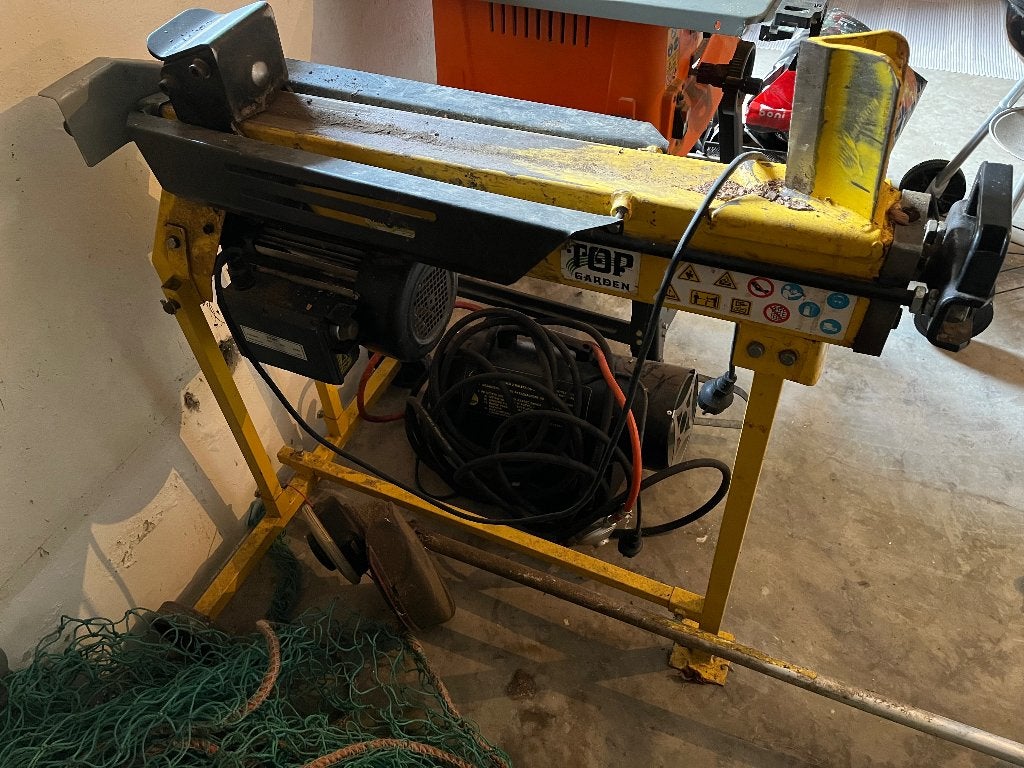 Houtklover 5 ton, Ophalen, Zo goed als nieuw, Elektrisch, Liggend