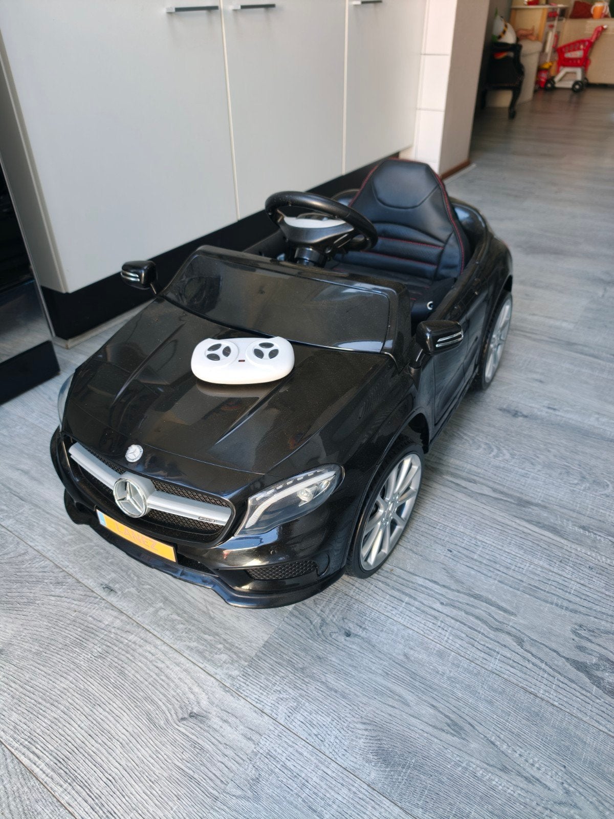 Mercedes-Benz GLA 45 AMG elektrische kinderauto, Kinderen en Baby's, Ophalen