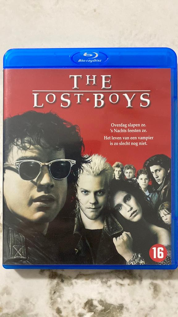 The lost boys blu ray NL versie, Ophalen of Verzenden, Zo goed als nieuw, Thrillers en Misdaad