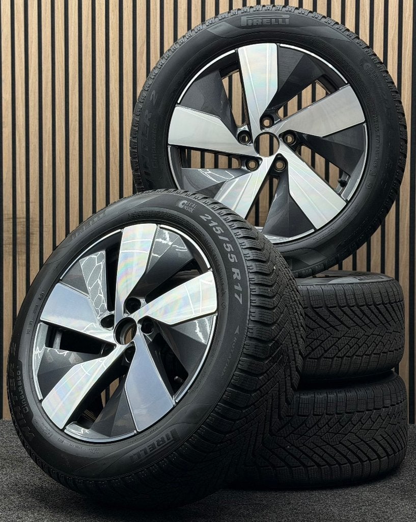 ZGAN! Originele 17 inch VW Passat B9 Bologna 5x112 Pirelli, Auto-onderdelen, Ophalen, 215 mm, ., Banden en Velgen