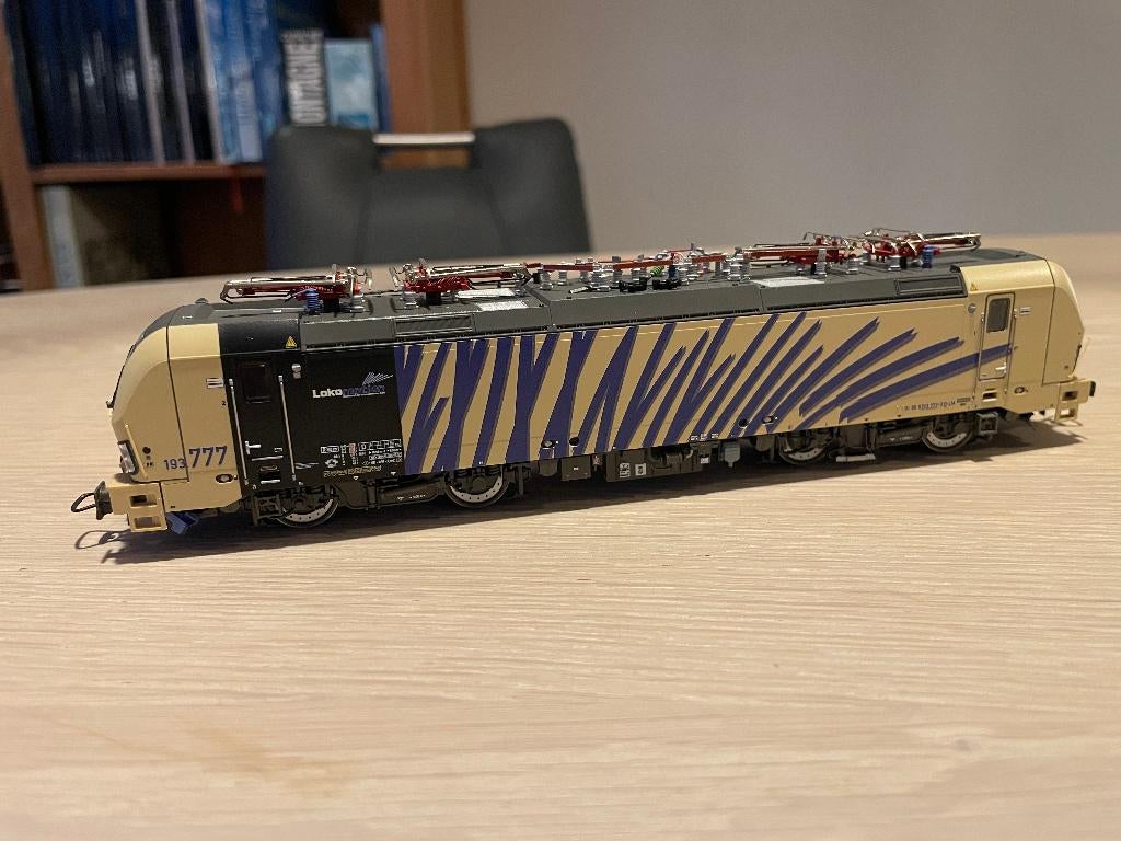 Roco 73942 Vectron Lokomotion Zebra DC – gewild model, Gelijkstroom, Wagon, Ophalen of Verzenden, Zo goed als nieuw