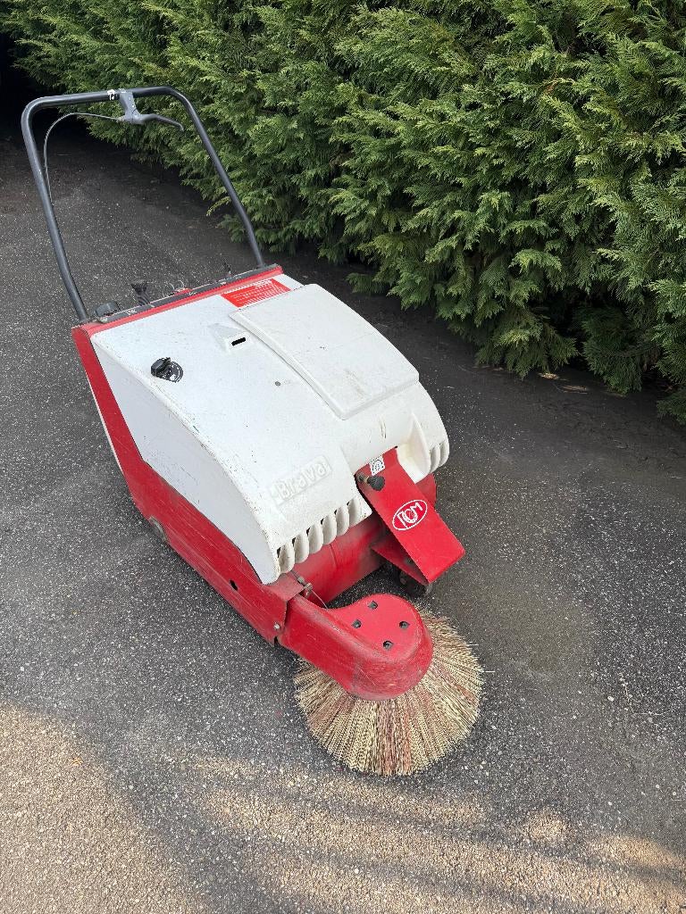 veeg/zuigmachine RCM brava in goedwerkende staat, Ophalen, Gebruikt