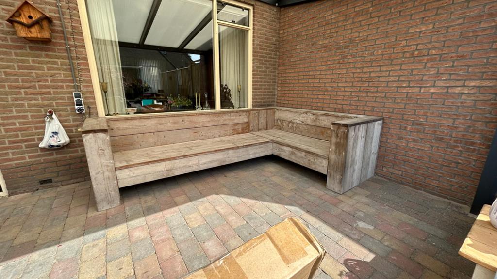 Massief steigerhouten hoekbank met 9 paarse (honden)kussens, Ophalen, Gebruikt, Hout