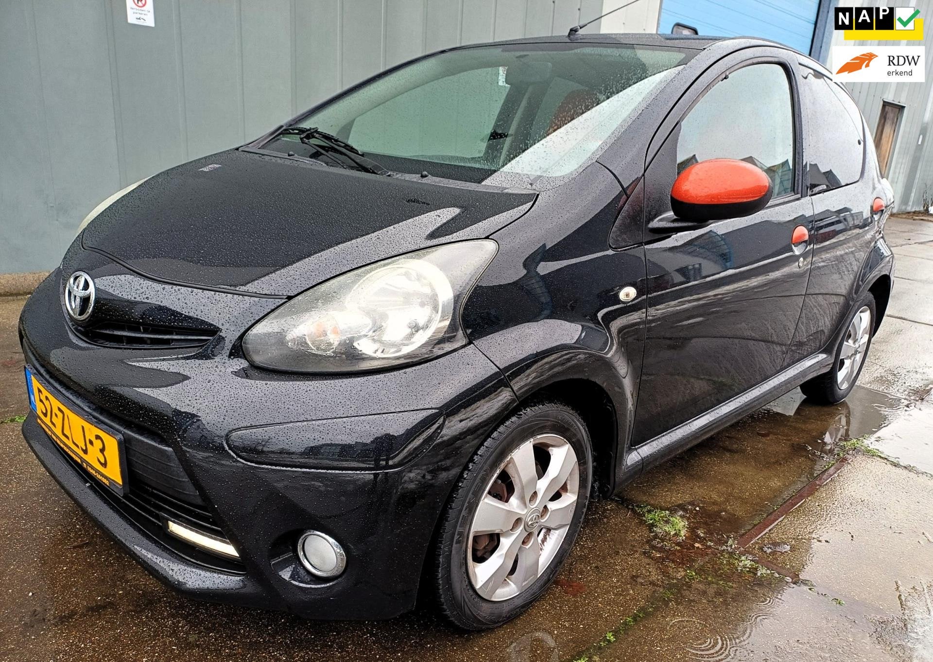 Toyota Aygo 1.0 VVT-i Dynamic Orange | Airco | Zeer netjes, Voorwielaandrijving, Euro 5, Stof, Gebruikt