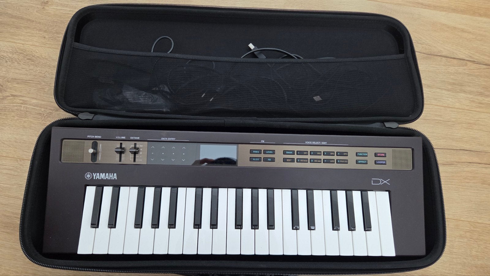 Yamaha DX Reface Synthesizer - Zo goed als nieuw, Muziek en Instrumenten, Keyboards, Zo goed als nieuw, Midi-aansluiting, Yamaha