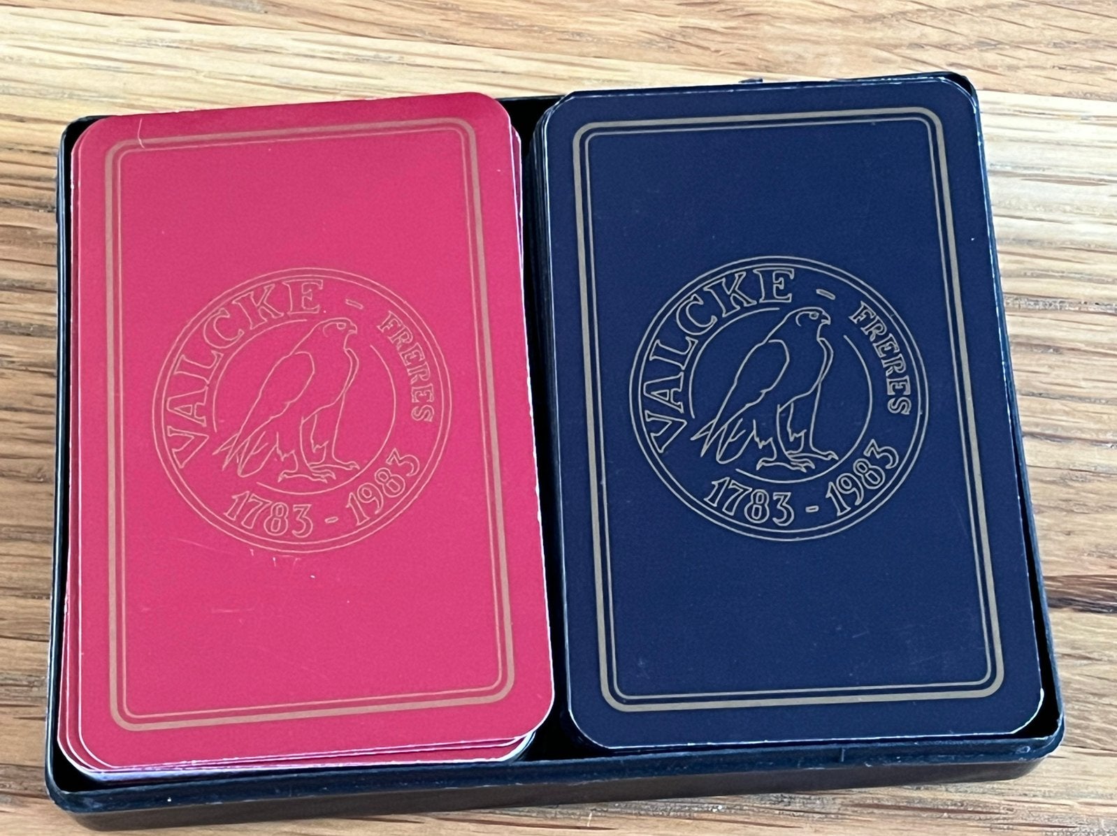 Valcke Frères jubileum speelkaarten 1783–1983 2 sets 4 joker, Verzenden, Zo goed als nieuw, Speelkaart(en)