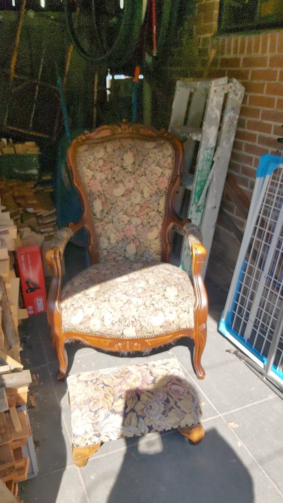Brocante bloemetjes stoel met voetenbankje, Antiek en Kunst, Ophalen of Verzenden