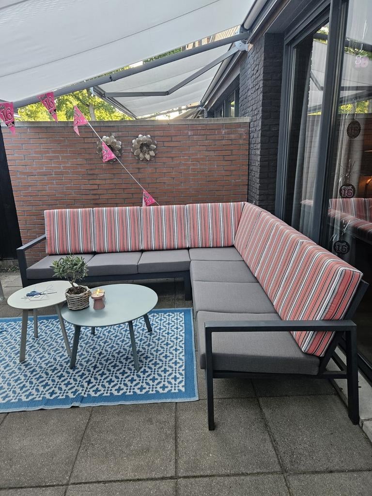 Manifesto Alzano Loungeset - Z.g.a.n. met nieuwe kussens, Ophalen, Gebruikt, 6 zitplaatsen, Aluminium