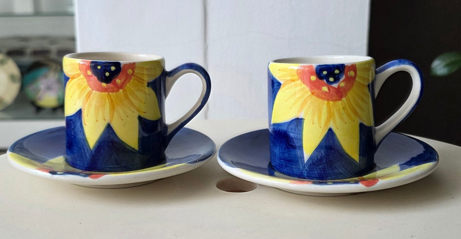 2 unieke handgeschilderd Blue Sunflowers kop + schotels zgst, Ophalen of Verzenden