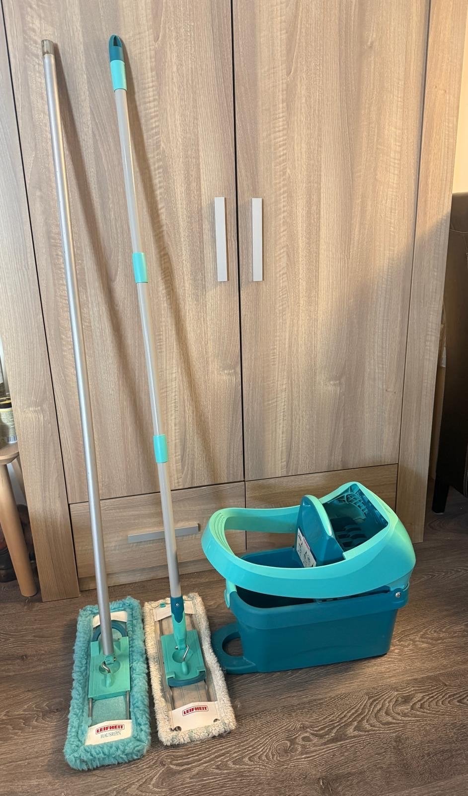 Leifheit dweilstelen met dweilen en emmer, Huis en Inrichting, Schoonmaakartikelen, Ophalen, Mop of Dweil