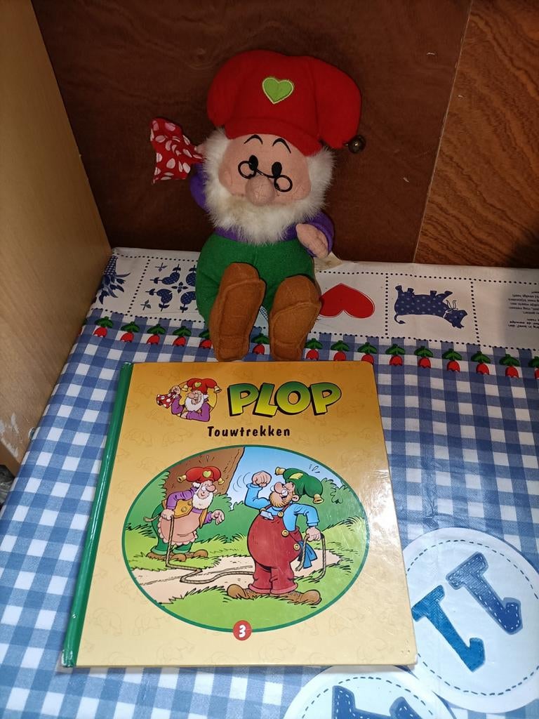 Kabouter Plop knuffel 25 cm + boek Touwtrekken*, Kinderen en Baby's, Speelgoed | Knuffels en Pluche, Ophalen of Verzenden, Zo goed als nieuw