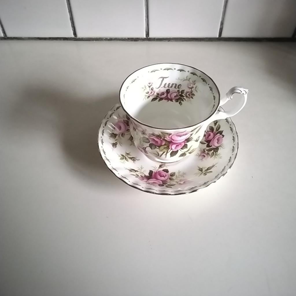 Royal albert heren kop en schotel june, Ophalen of Verzenden, Zo goed als nieuw, Overige stijlen, Kop(pen) en/of Schotel(s)