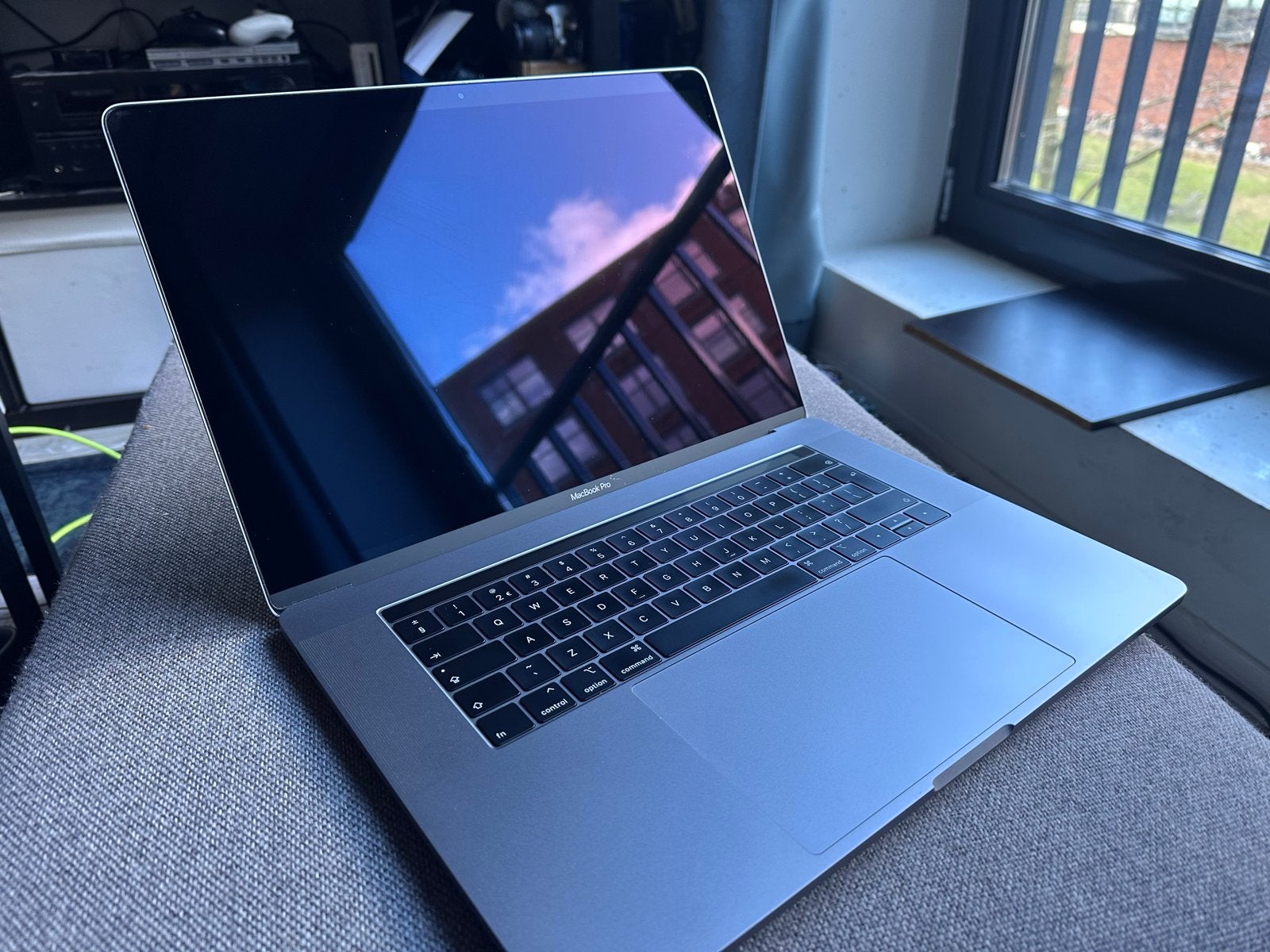 MacBook Pro 2018 15’’ i7 2.2 GHz 16GB RAM 256GB opslag, MacBook Pro, Gebruikt, 256 GB, 2 tot 3 Ghz