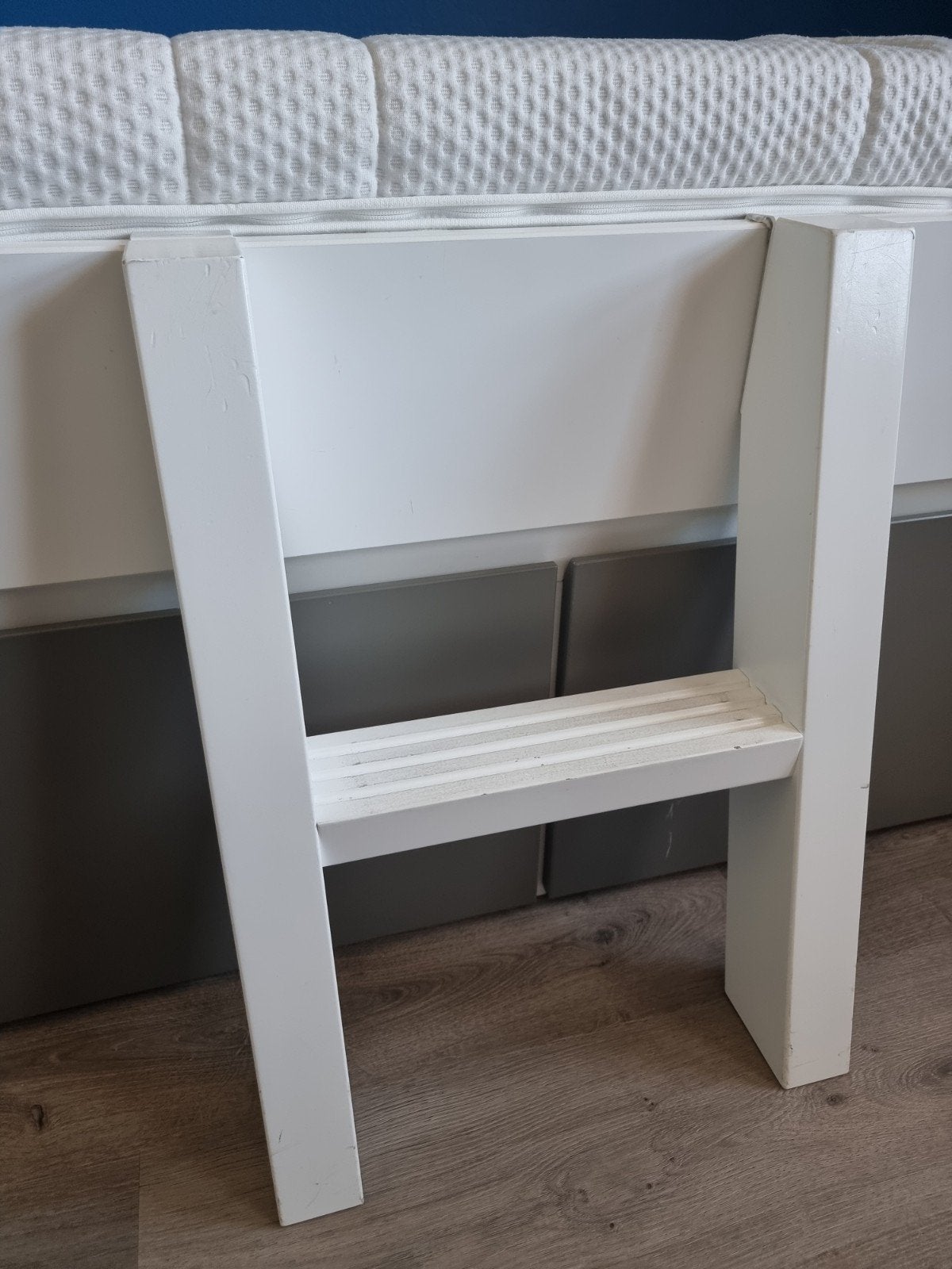 Bopita trap schuin voor compact bed - wit - Zo goed als nieu, Ophalen, Zo goed als nieuw