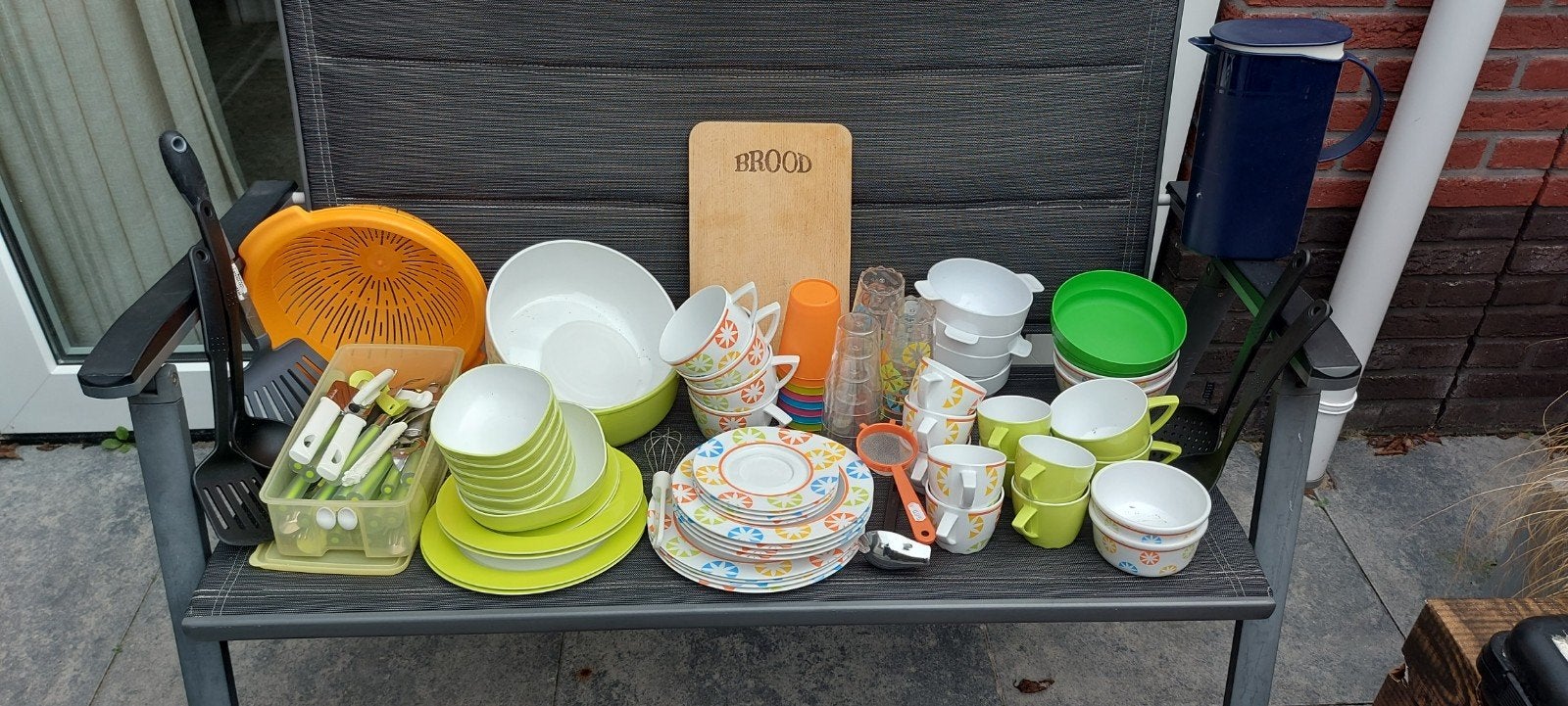 camping servies veel mepal, Ophalen