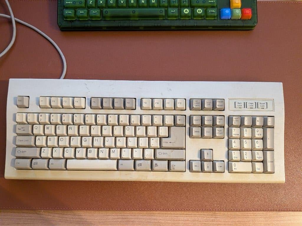 Target Din 5 toetsenbord beige KB-5911, Ophalen of Verzenden