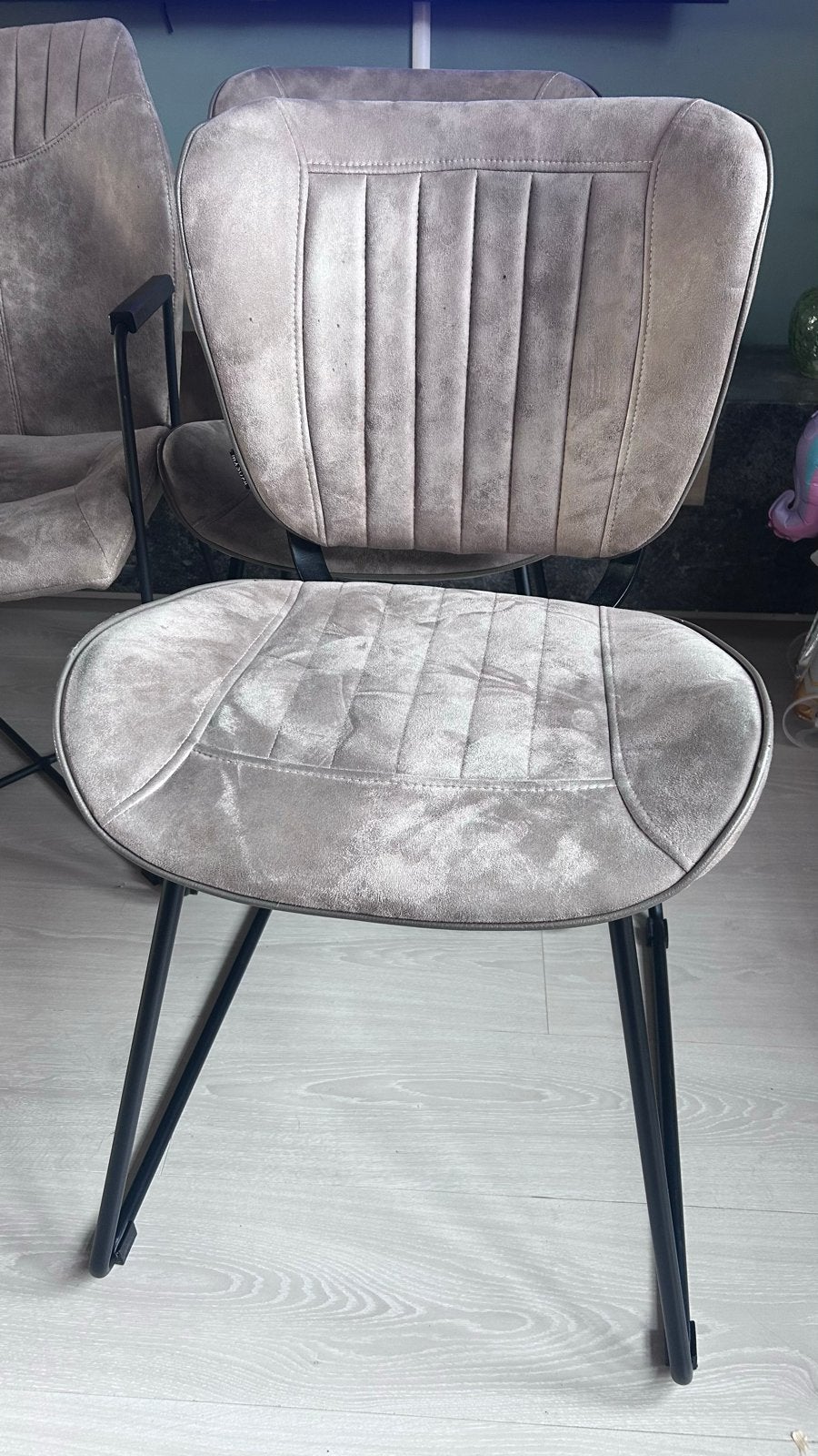 4 eetkamerstoelen beige - zwart, Gebruikt, Zwart, Ophalen of Verzenden, Vier