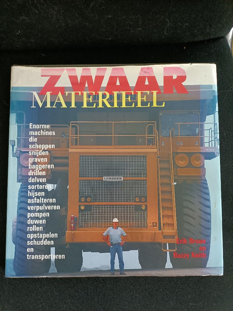 groot boek zwaar materieel kraan graafmachines, Ophalen of Verzenden, Gelezen, Vrachtwagen