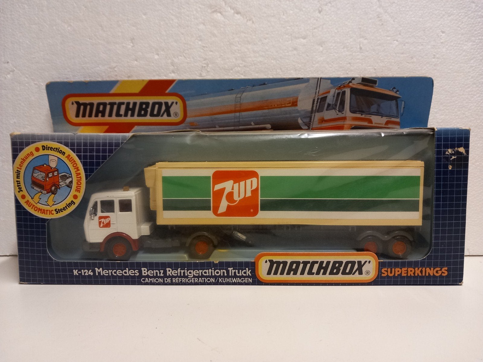Matchbox K124 Mercedes & 7Up Trailer boxed, Ophalen of Verzenden, Zo goed als nieuw, Bus of Vrachtwagen, Matchbox