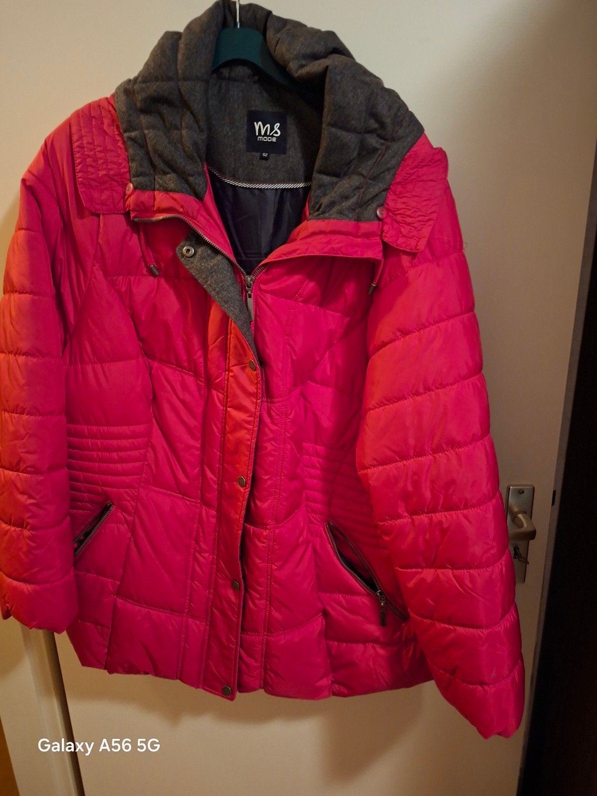Warme fuchsia winterjas met grijze capuchon, Kleding | Dames, Maat 46/48 (XL) of groter, Ophalen of Verzenden, M&S Mode, Roze