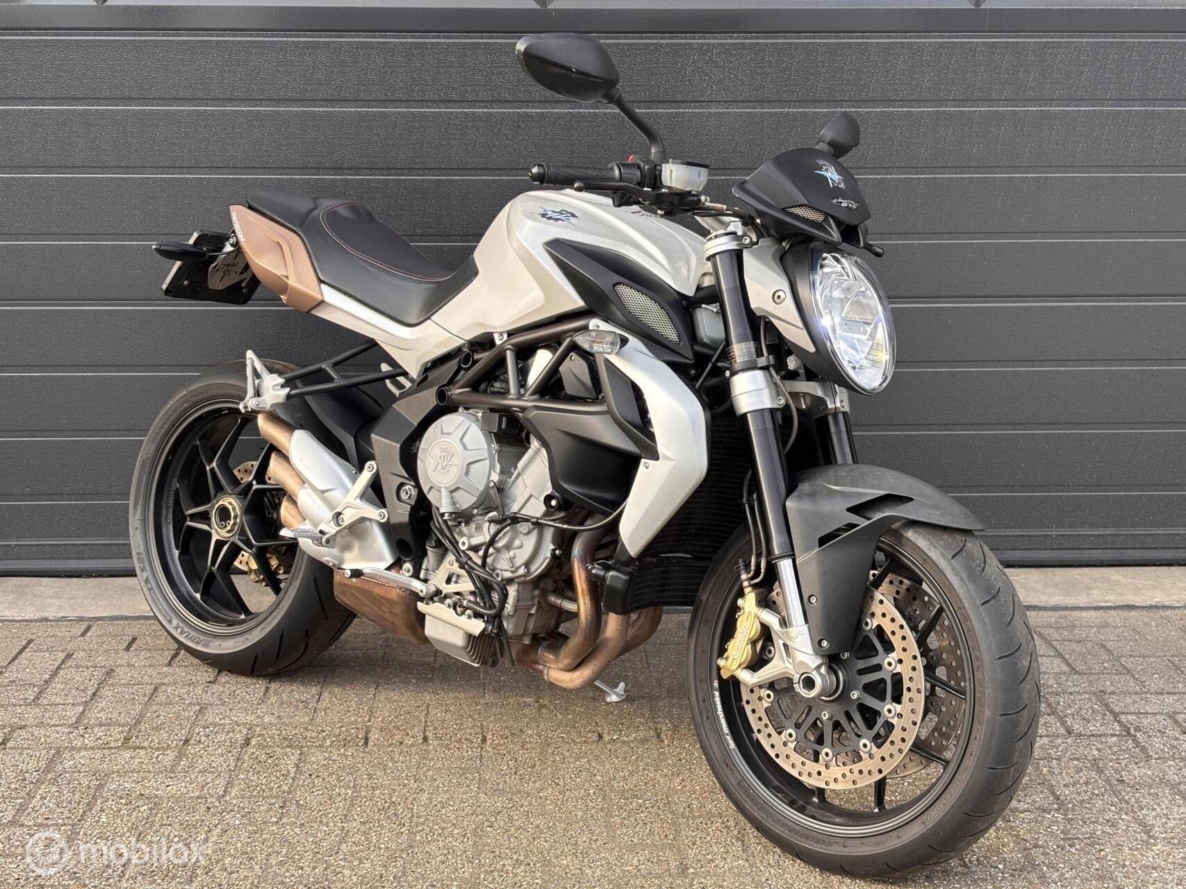 MV Agusta 675 Brutale 113PK 2012 19.000 Km Nakedbike, Motoren, 675 cc, ., Bedrijf, Sport