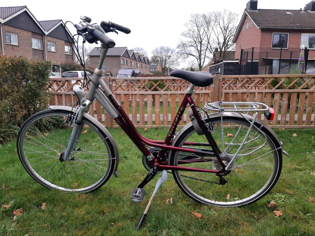 Gazelle/dames fiets, Fietsen en Brommers, Ophalen, Versnellingen, 56 cm of meer, Zo goed als nieuw