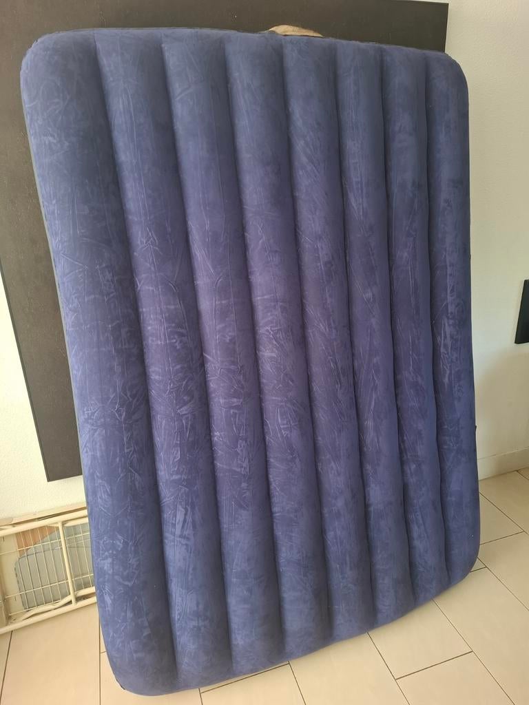 Intex luchtbed 191x 137x 25cm, Ophalen, Gebruikt, 2-persoons