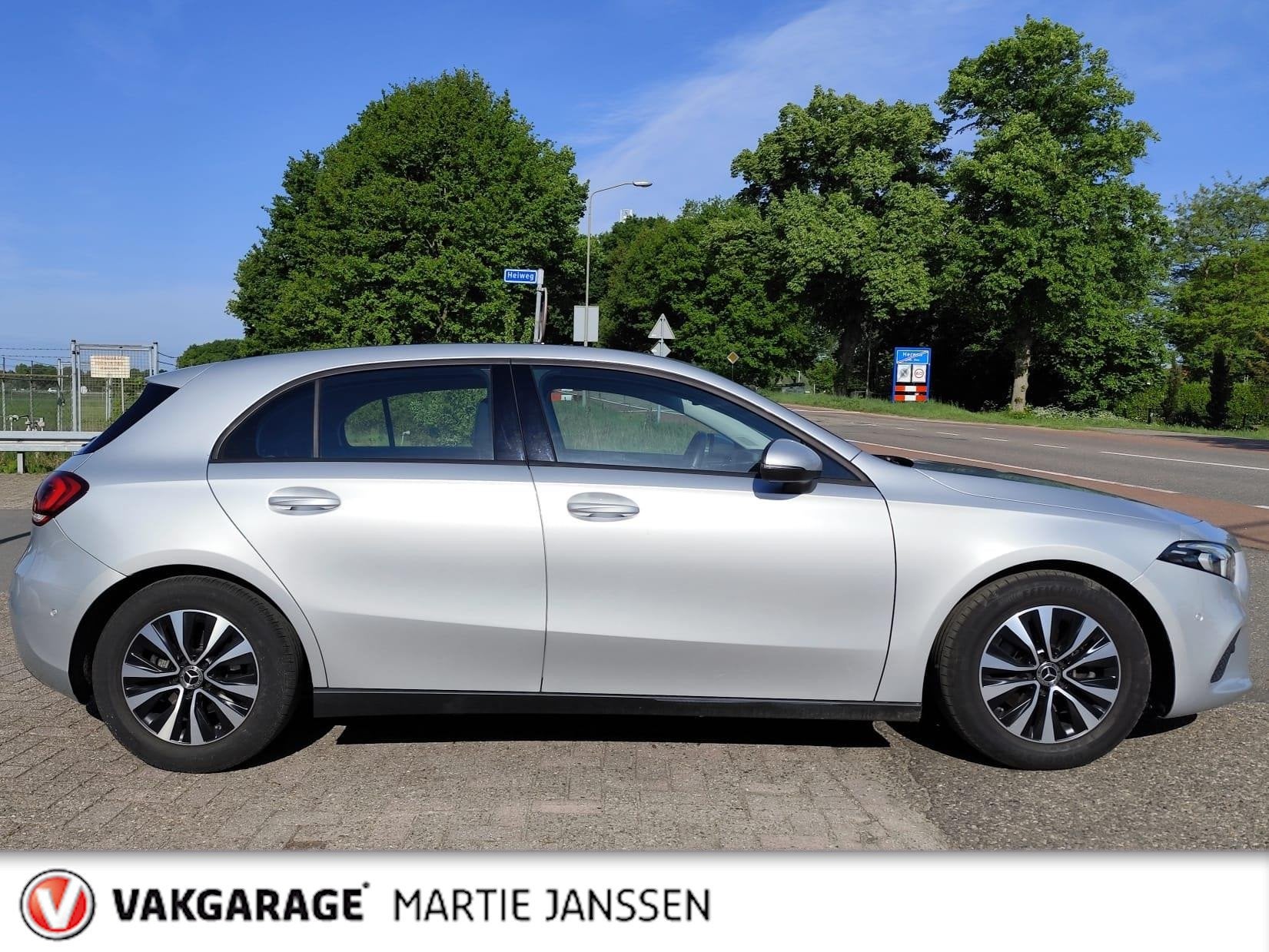 Mercedes-Benz A-klasse 180 Business Solution, Auto's, Gebruikt, 4 cilinders, Origineel Nederlands, Bedrijf