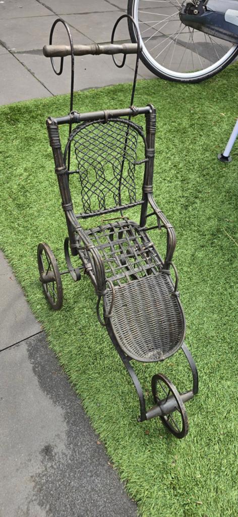 Antieke rotan poppenwagen - Vintage kinderwagen, Ophalen of Verzenden