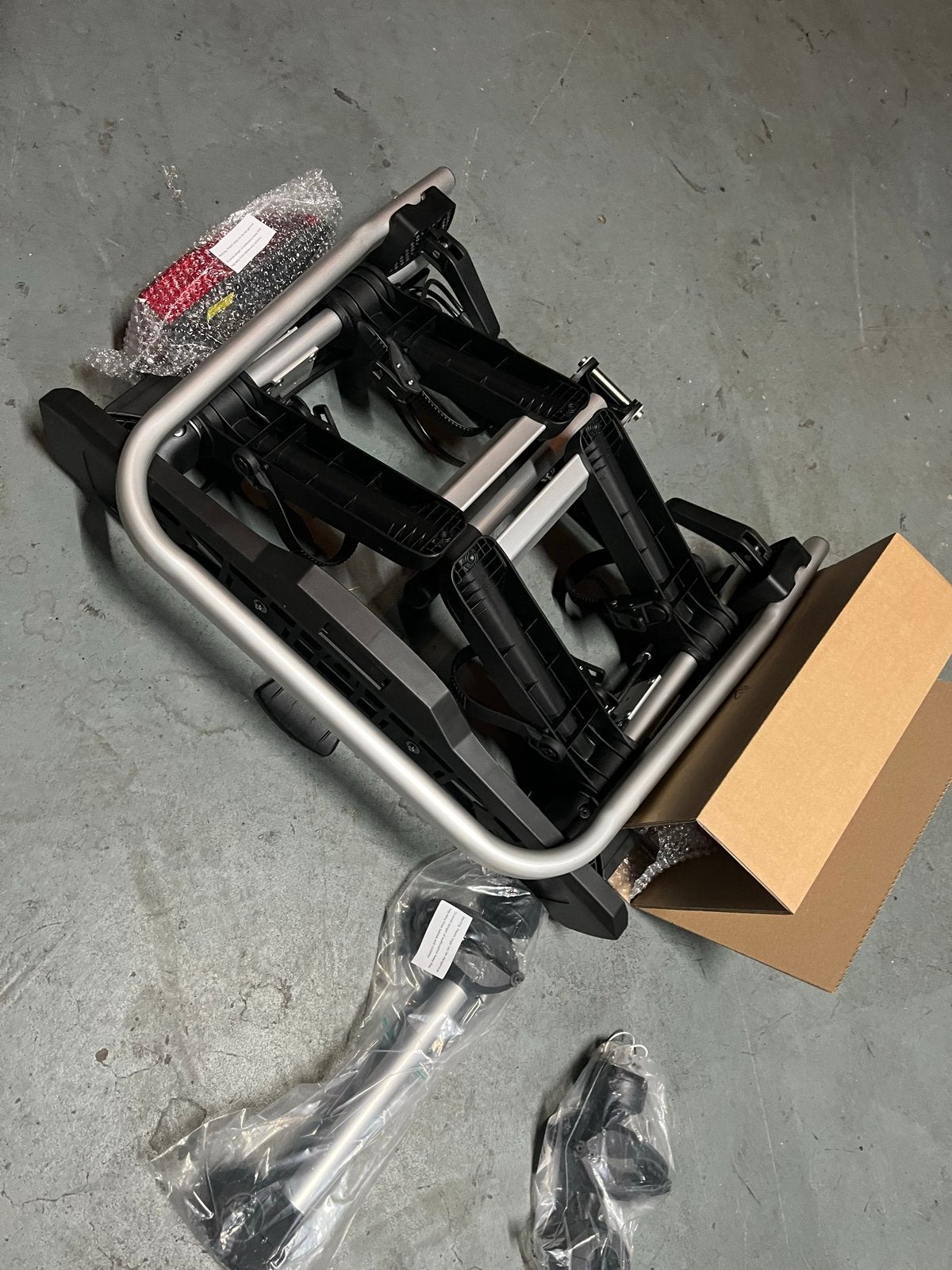 Uebler BMW Fietsendrager Compact Kantelbaar Afsluitbaar 3.0, Ophalen, Nieuw, 2 fietsen, Trekhaakdrager
