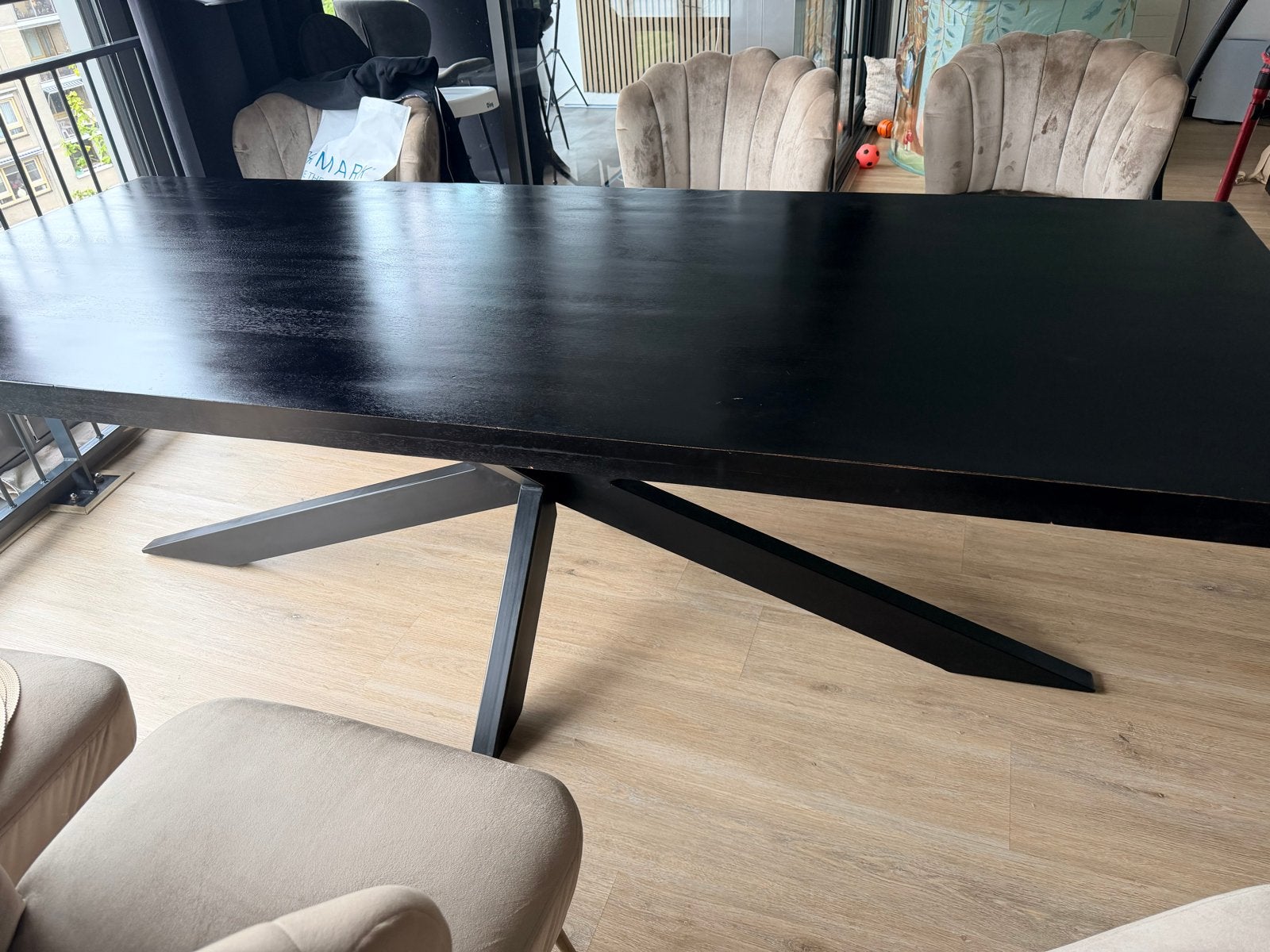 Mango Houten Eettafel 240 cm - Zwart, Goede Staat, Huis en Inrichting, Ophalen, Gebruikt, Overige houtsoorten, 200 cm of meer