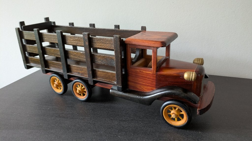 Vintage vrachtwagen hout, Ophalen