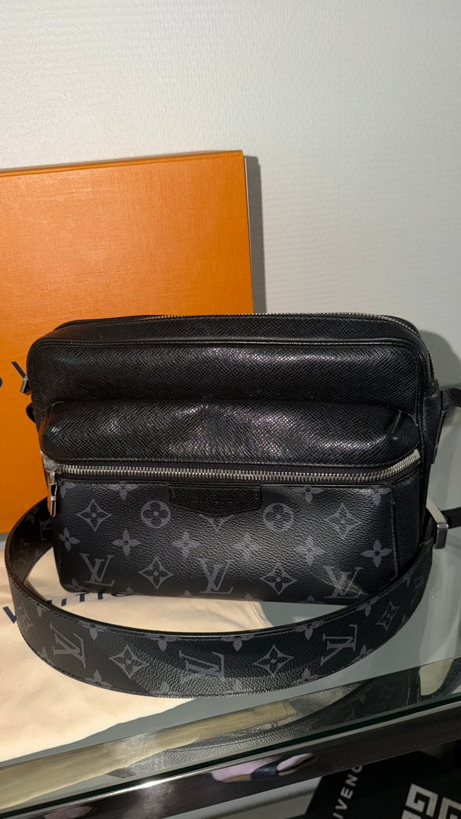 Louis Vuitton Outdoor Monogram Eclipse MessengerBag Orgineel, Ophalen, Zo goed als nieuw, Zwart, Leer