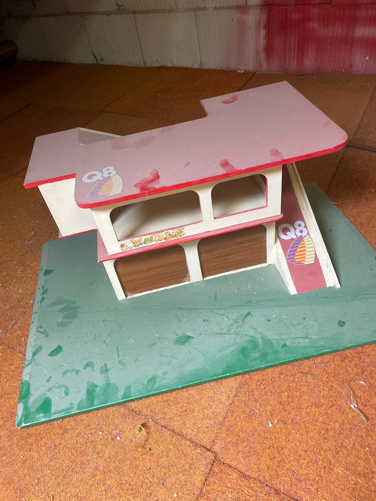 Houten speelgoedgarage Q8, Ophalen of Verzenden, Gebruikt, Overige typen