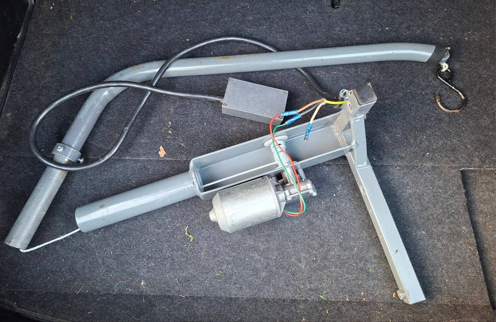 Rolstoellift om rolstoel in auto te krijgen, Ophalen, Duwrolstoel