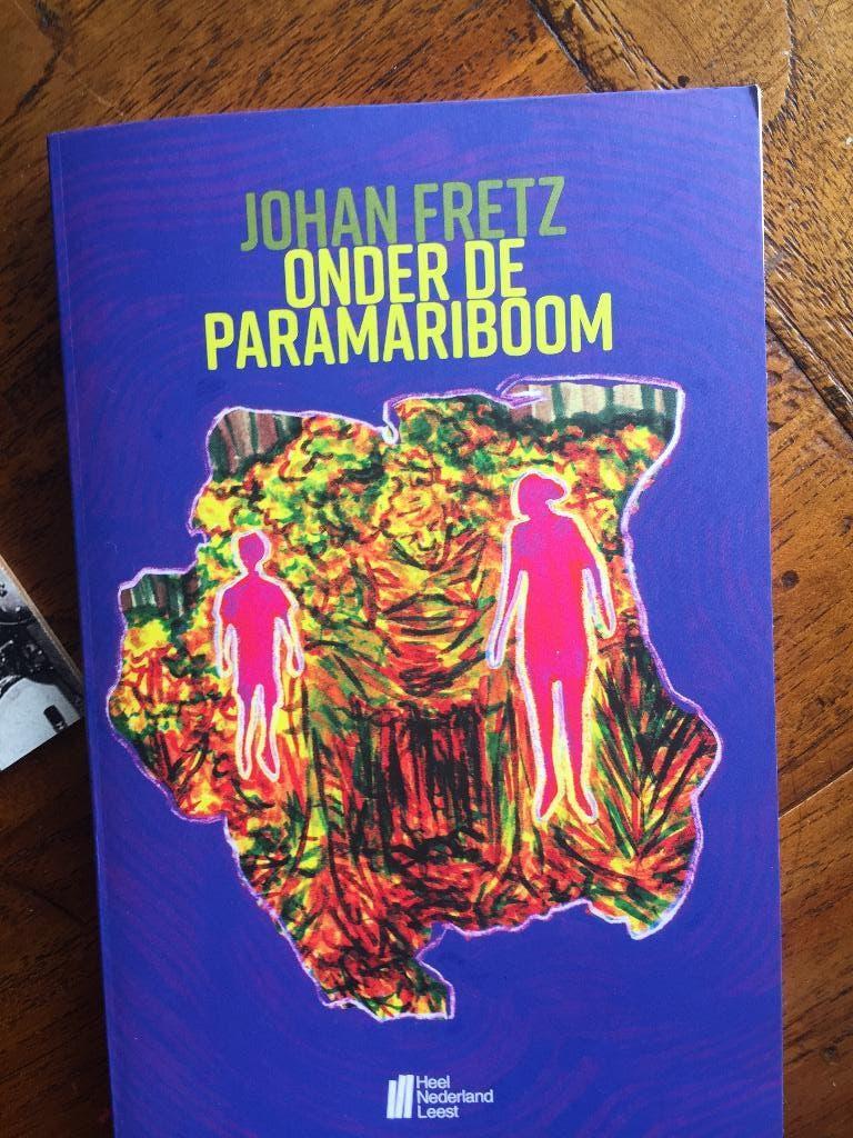 Onder de Paramariboom van Johan Fretz, Johan Fretz, Ophalen of Verzenden, Zo goed als nieuw, Nederland
