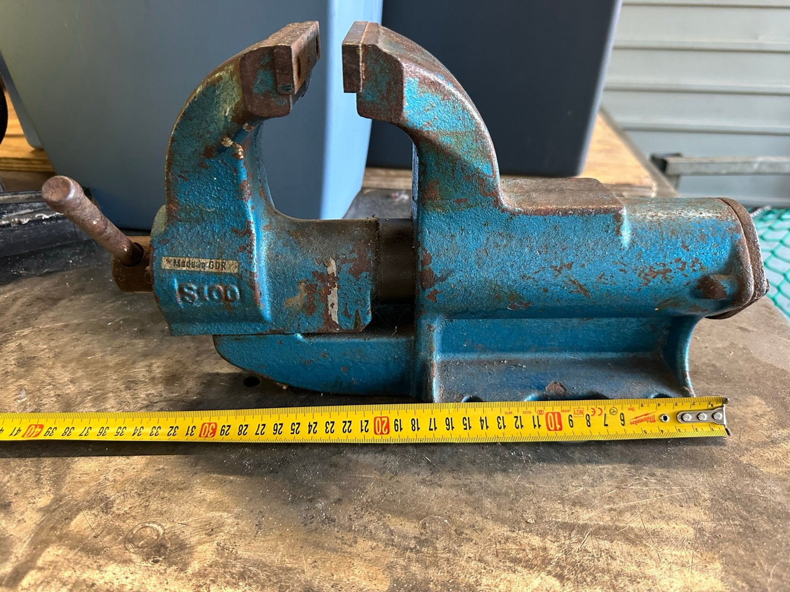 Bankschroef bekken 10 cm - Made in GDR, Ophalen of Verzenden, Gebruikt, Bankschroef