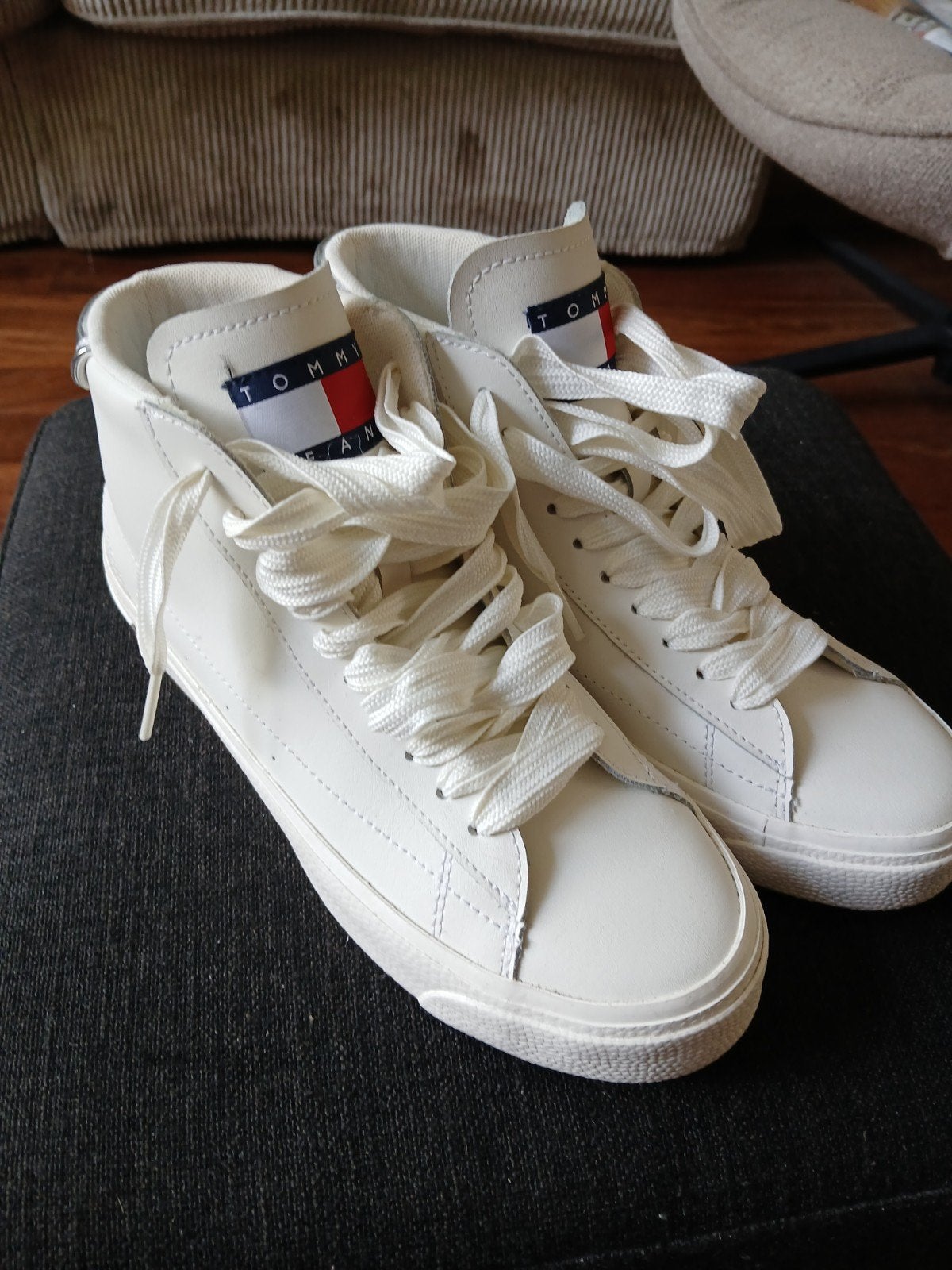 Tommy Jeans witte sneakers zilveren accenten 39 nieuwstaat, Kleding | Dames, Wit, Ophalen of Verzenden, Tommy Jeans, Sneakers of Gympen