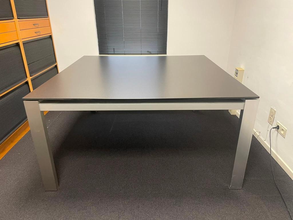 Grote tafel, Ophalen, Vierkant, Zo goed als nieuw, Vijf personen of meer