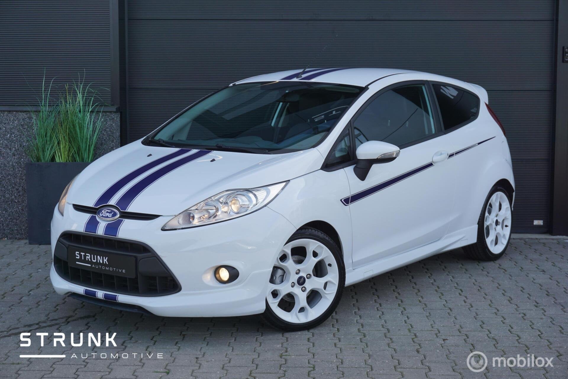 Ford Fiesta 1.6 Metal ST 135 PK Airco Leer LMV, Auto's, Ford, 135 pk, Gebruikt, 4 cilinders, Wit