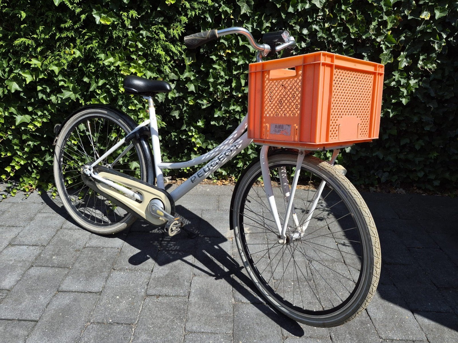 Peugeot Damesfiets met mand - Wit, Fietsen en Brommers, Terugtraprem, Ophalen, Overige merken, 53 tot 56 cm