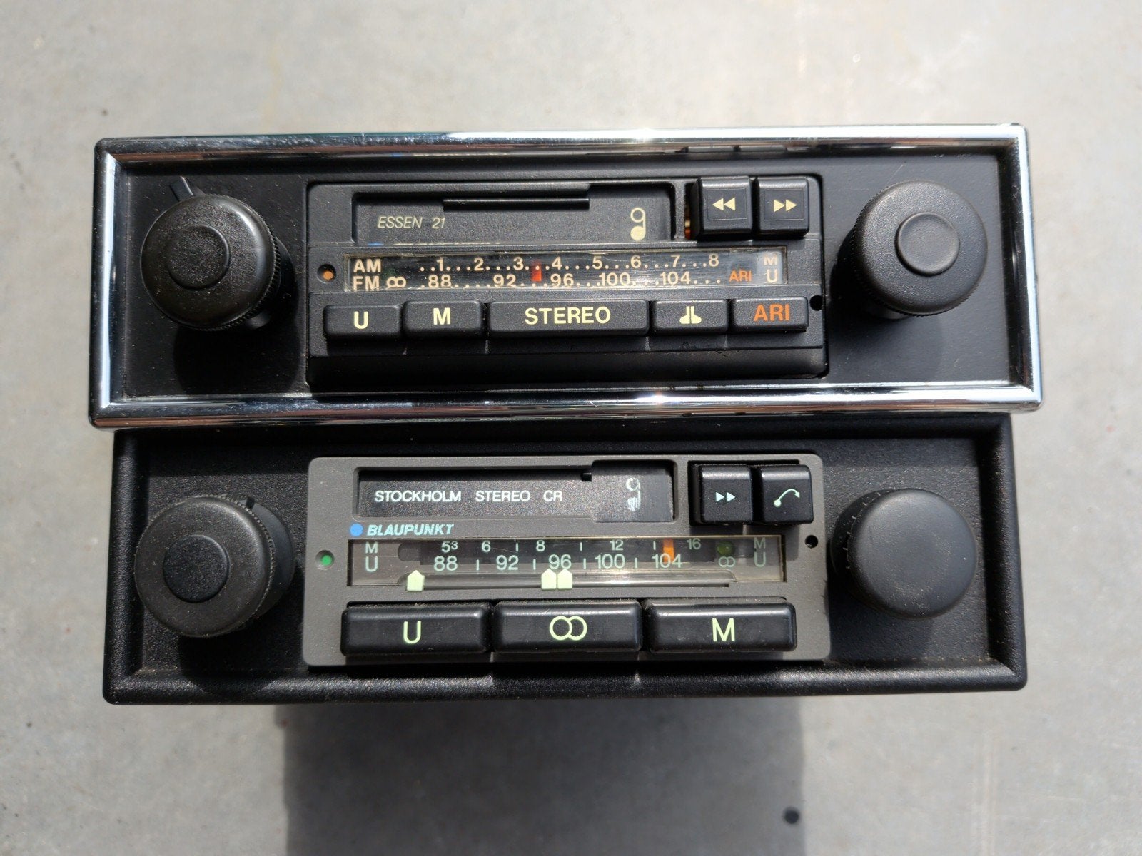 Vintage autoradio blaupunkt, Ophalen