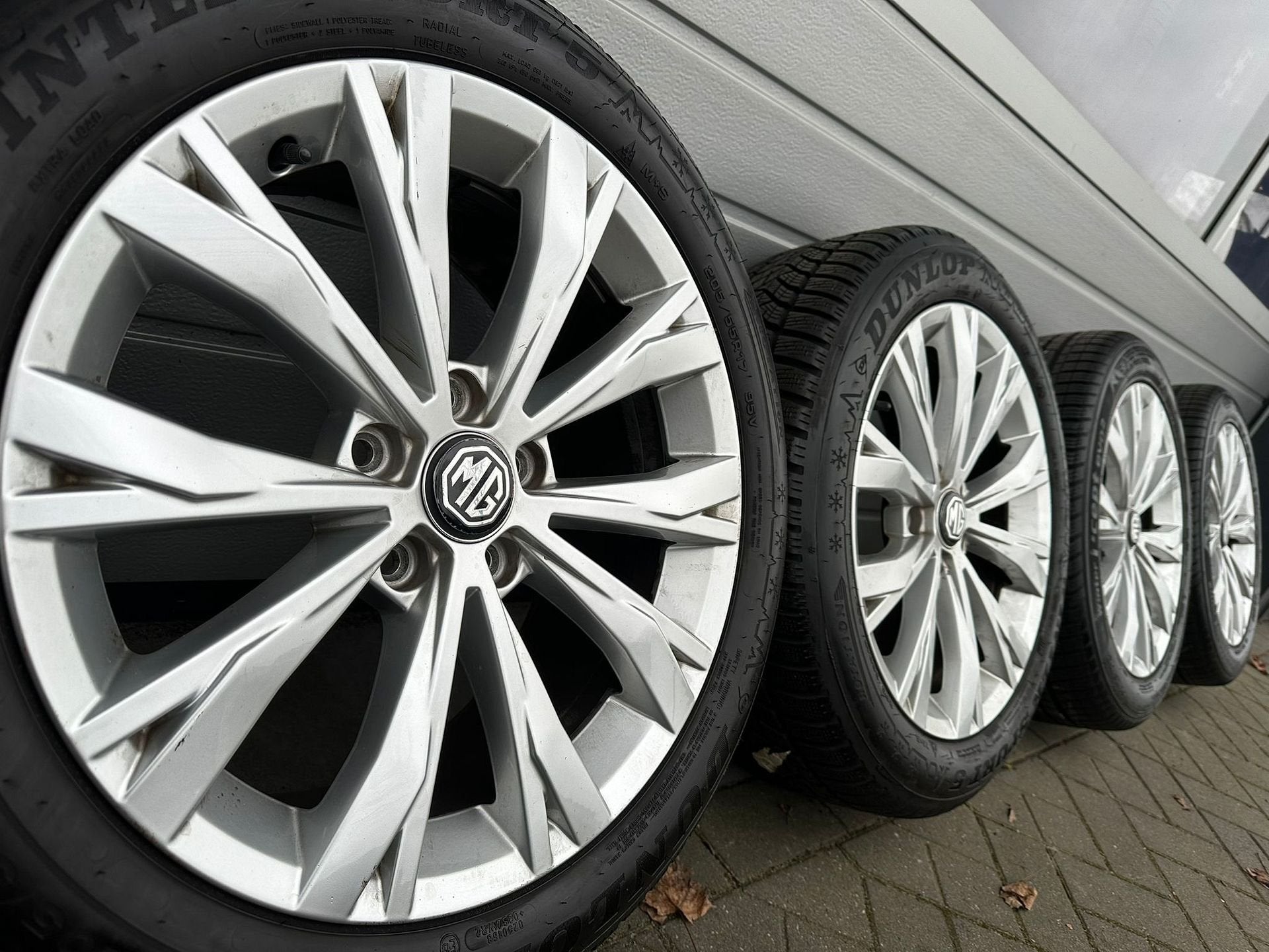 Set 17 inch MG 3 MG 4 MG 5 Zs EV EHS velgen winterbanden, -, -, Banden en Velgen, 17 inch