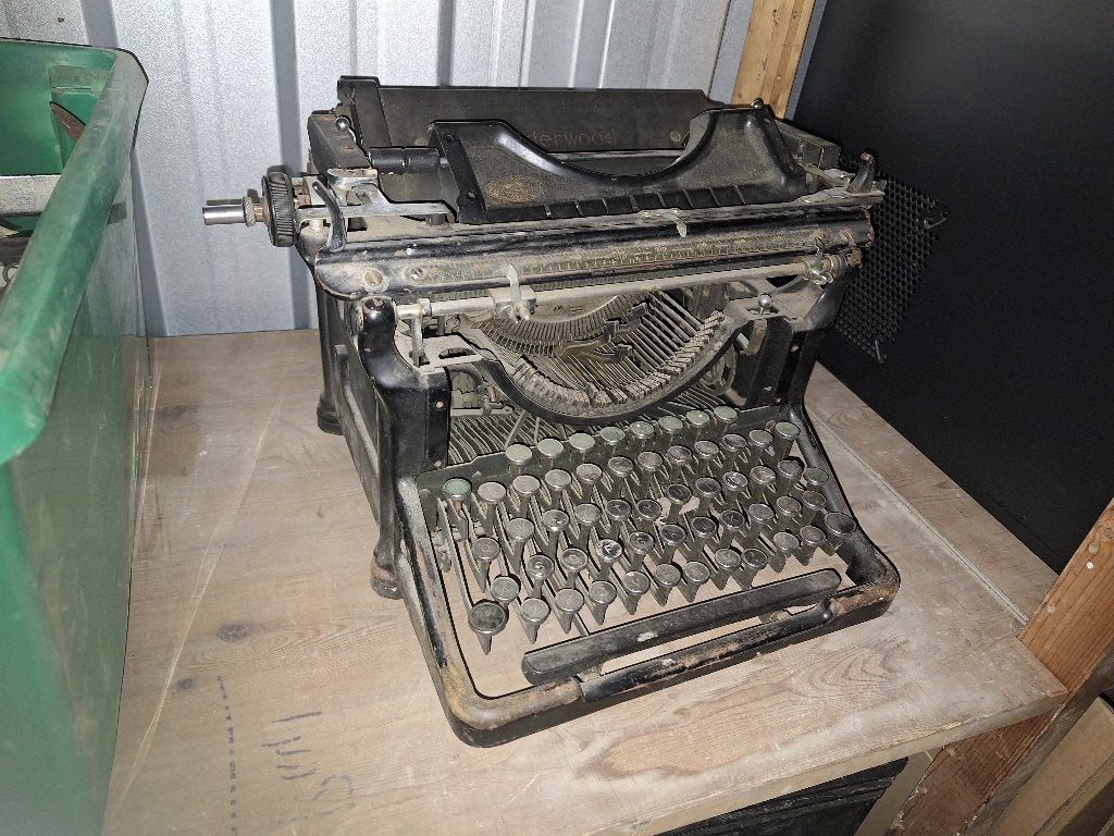 oude typemachine Underwood, Ophalen, Gebruikt