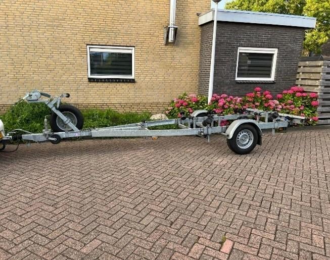 Te Huur: Boottrailer Kalf 1350-62, Watersport en Boten, Ophalen, Sloepentrailer, Minder dan 6 meter, Zo goed als nieuw