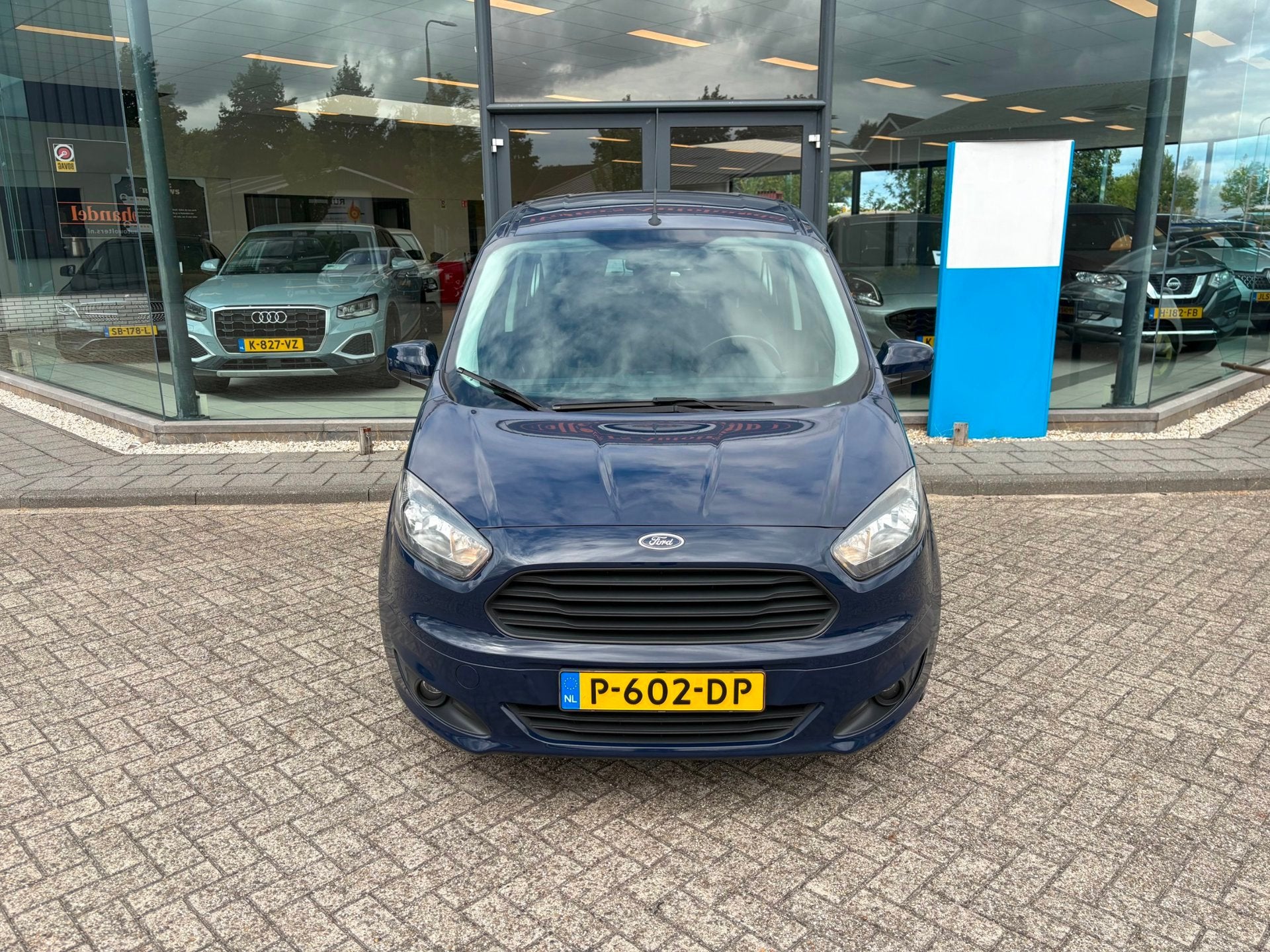 Ford Tourneo Courier 1.0 Titanium, Auto's, Voorwielaandrijving, Dealer onderhouden, Gebruikt, Euro 6