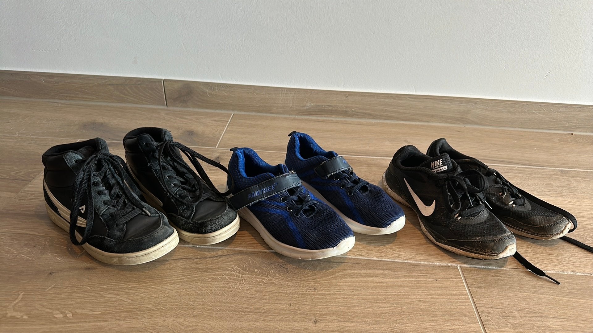 Set van drie sneakers sportschoenen maat 36 - gebruikt, Kleding | Dames, Ophalen, Gedragen, Zwart, Sneakers of Gympen